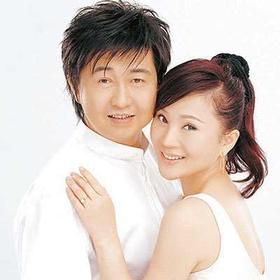 博客曝付笛声任静夫妇已皈依佛门张瑜因拍戏患上"腕管炎"?